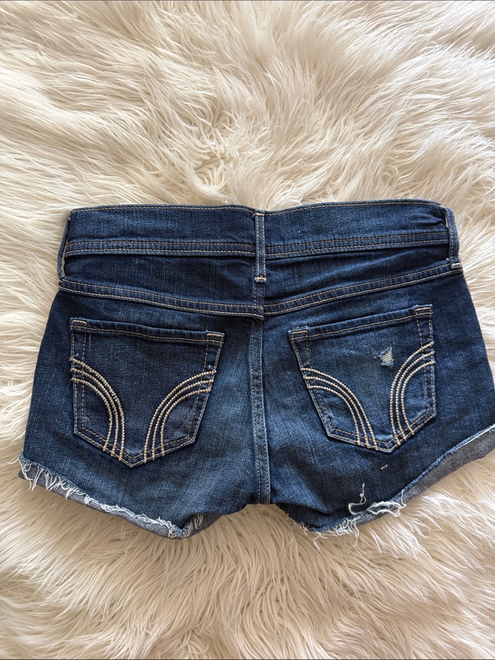 ☀️HOLLISTER LOW RISE SHORTS 🩳 - Picture 3 of 5